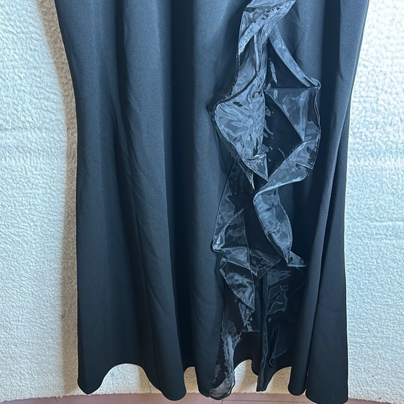 NWT DKNY Womens Black Ruffle Sleeveless V-Neck Maxi Dress Gown SIZE 16 - Picture 4 of 11